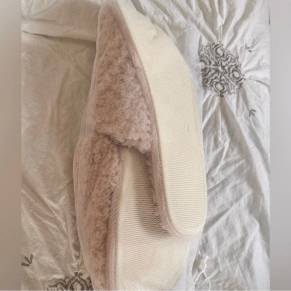 Pottery Barn - Teddy Bear Slippers - Picture 6 of 10